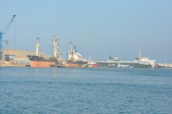 Începe campania de inspecţie a navelor din Portul Constanţa